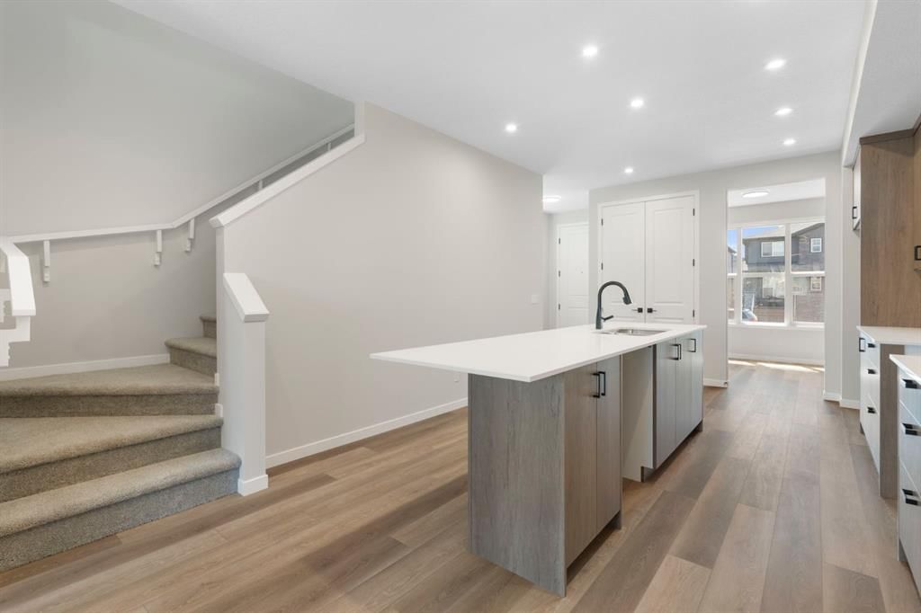 620 Rowmont Boulevard NW, Calgary — photo 4 of 50