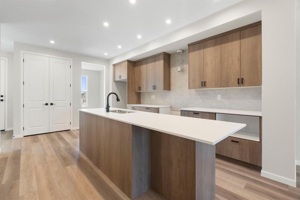 620 Rowmont Boulevard NW, Calgary — photo 5 of 50