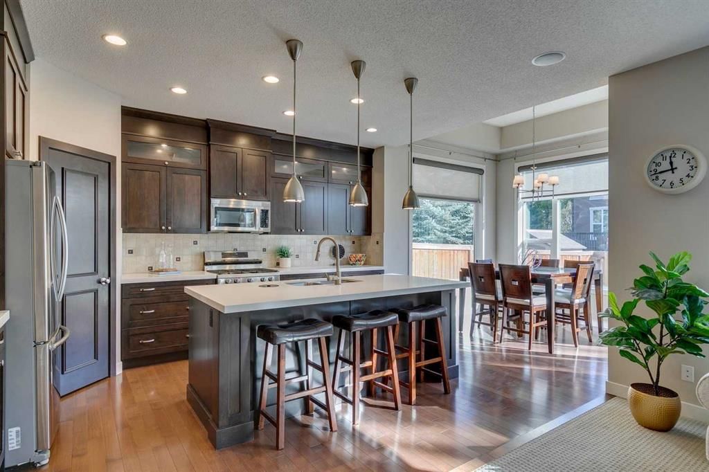 9 Cranarch Way SE, Calgary — photo 5 of 50