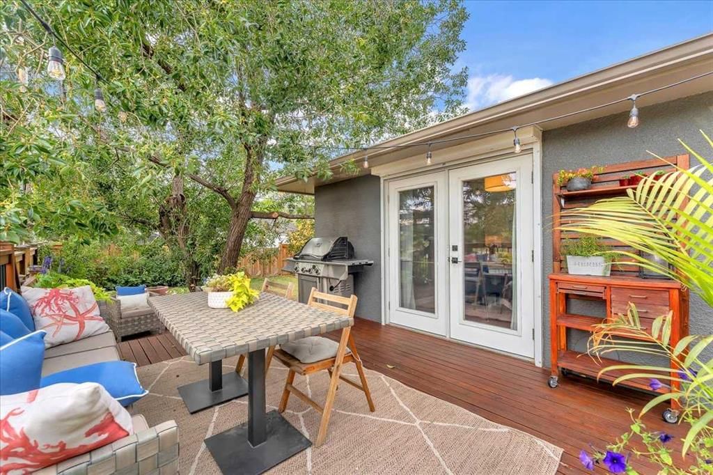 3 Walnut Drive SW, Calgary — photo 4 of 50