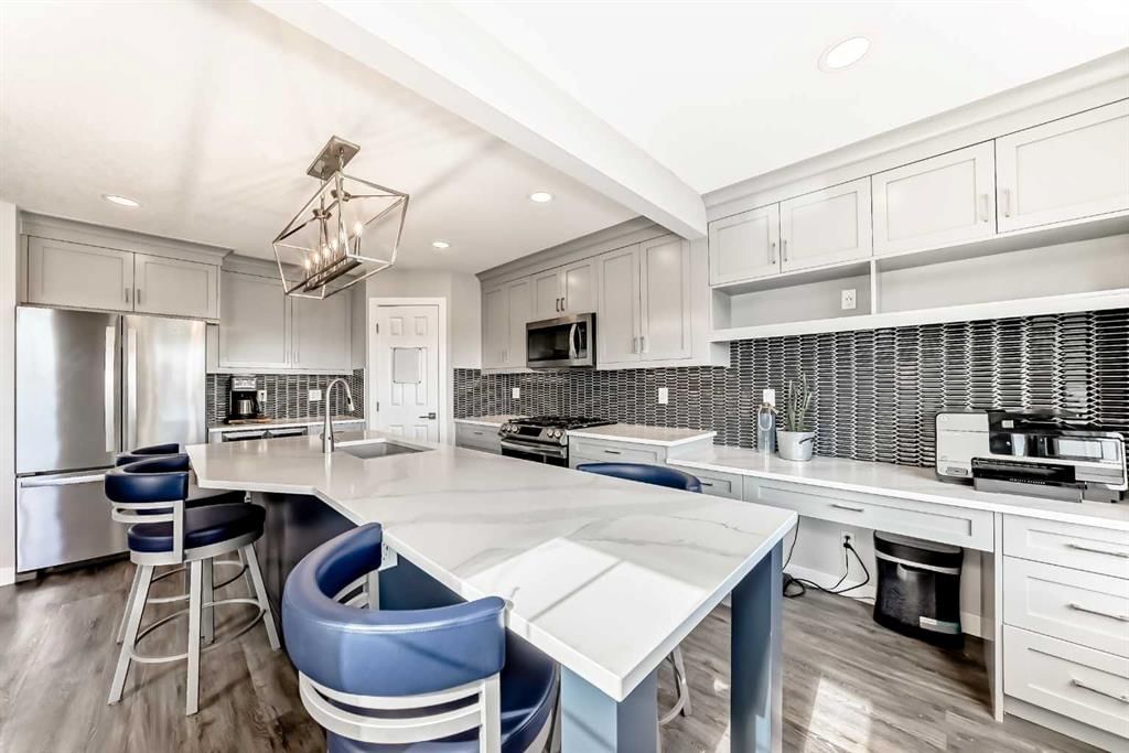 48 Bridleglen Road SW, Calgary — photo 5 of 50