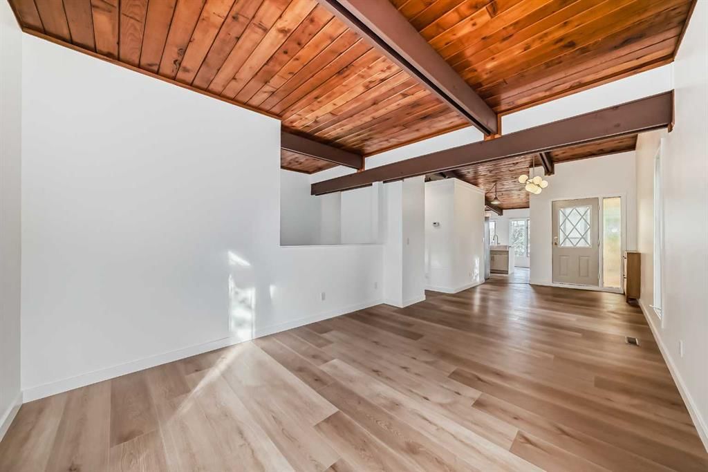 15 Arlington Bay SE, Calgary — photo 2 of 27