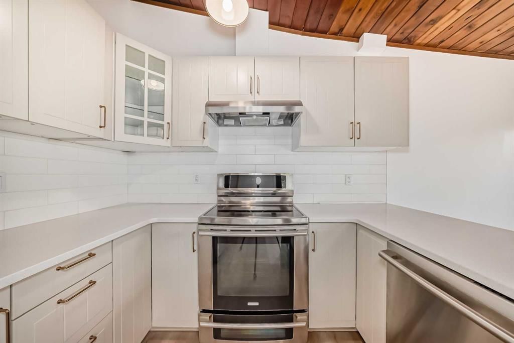 15 Arlington Bay SE, Calgary — photo 4 of 27