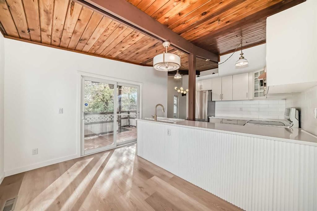 15 Arlington Bay SE, Calgary — photo 5 of 27