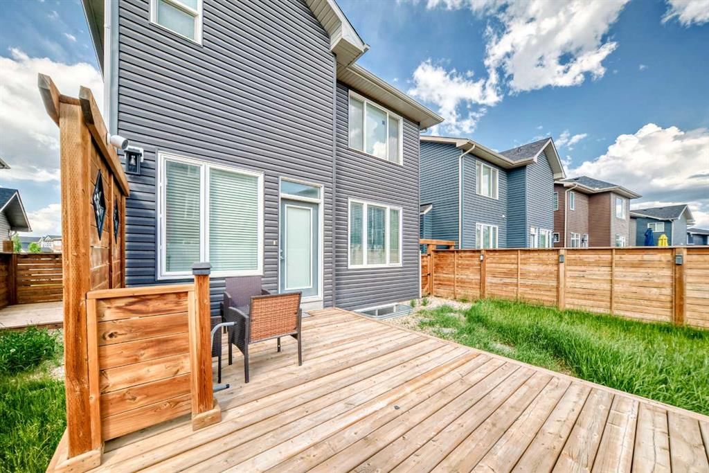 39 Evansglen Link NW, Calgary — photo 4 of 29