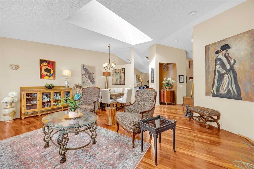 75 Christie Gardens SW, Calgary — photo 5 of 50