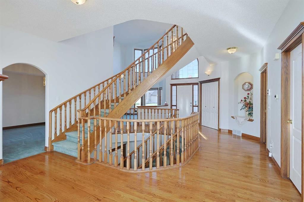 57 Hamptons Circle NW, Calgary — photo 3 of 41