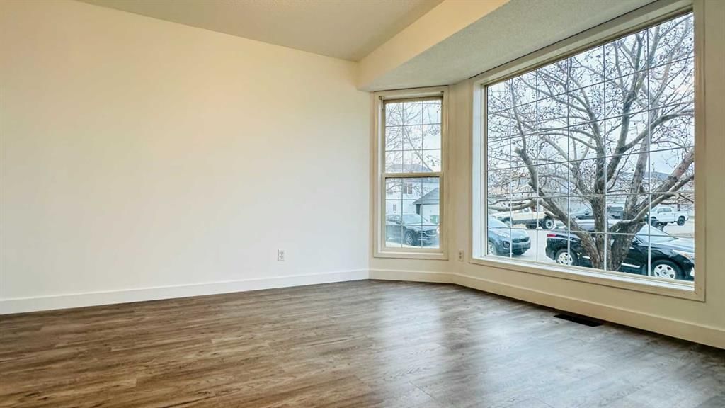 78 Country Hills Heights NW, Calgary — photo 4 of 28