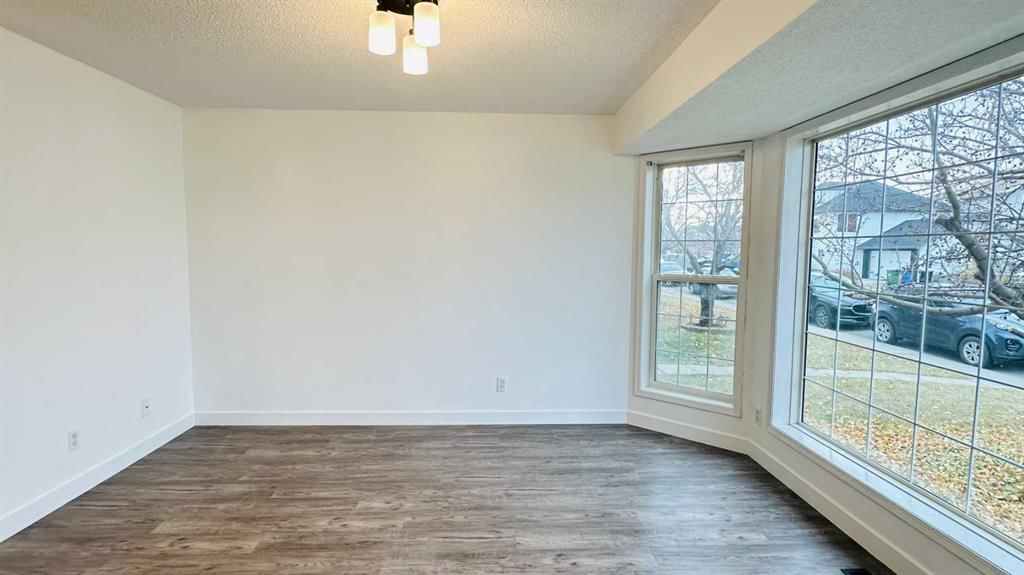 78 Country Hills Heights NW, Calgary — photo 5 of 28