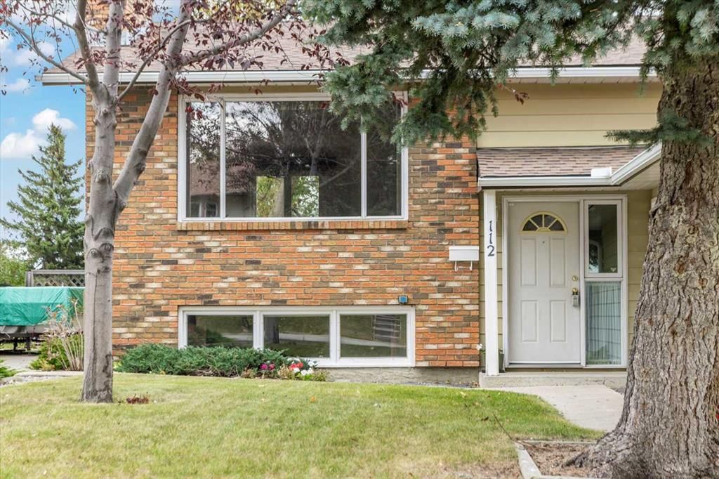 112 Nottingham Road NW, Calgary — photo 2 of 43