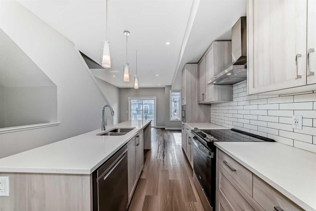 710 Sage Hill Grove NW, Calgary — photo 3 of 24