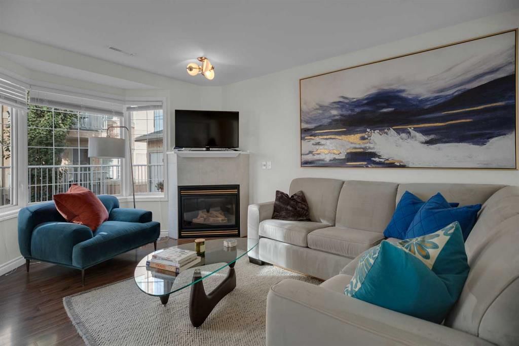 2, 2208 29 Street SW, Calgary — photo 3 of 28