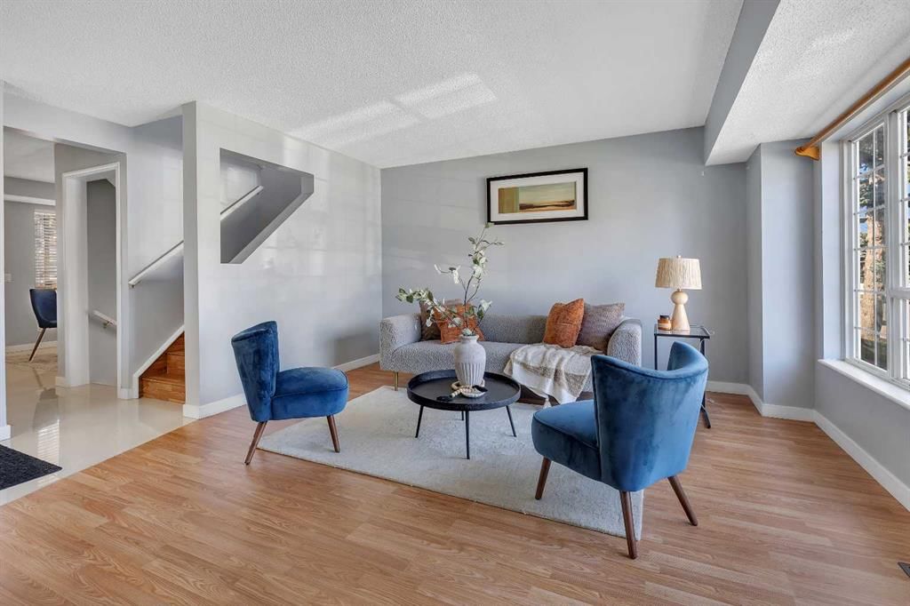 43 MARTINWOOD Road NE, Calgary — photo 5 of 26