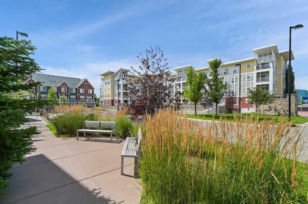 410, 402 Marquis Lane SE, Calgary — main listing photo