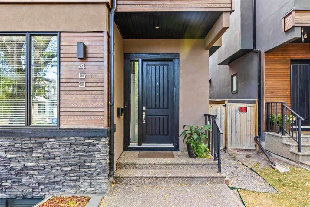453 28 Avenue NW, Calgary — photo 3 of 45