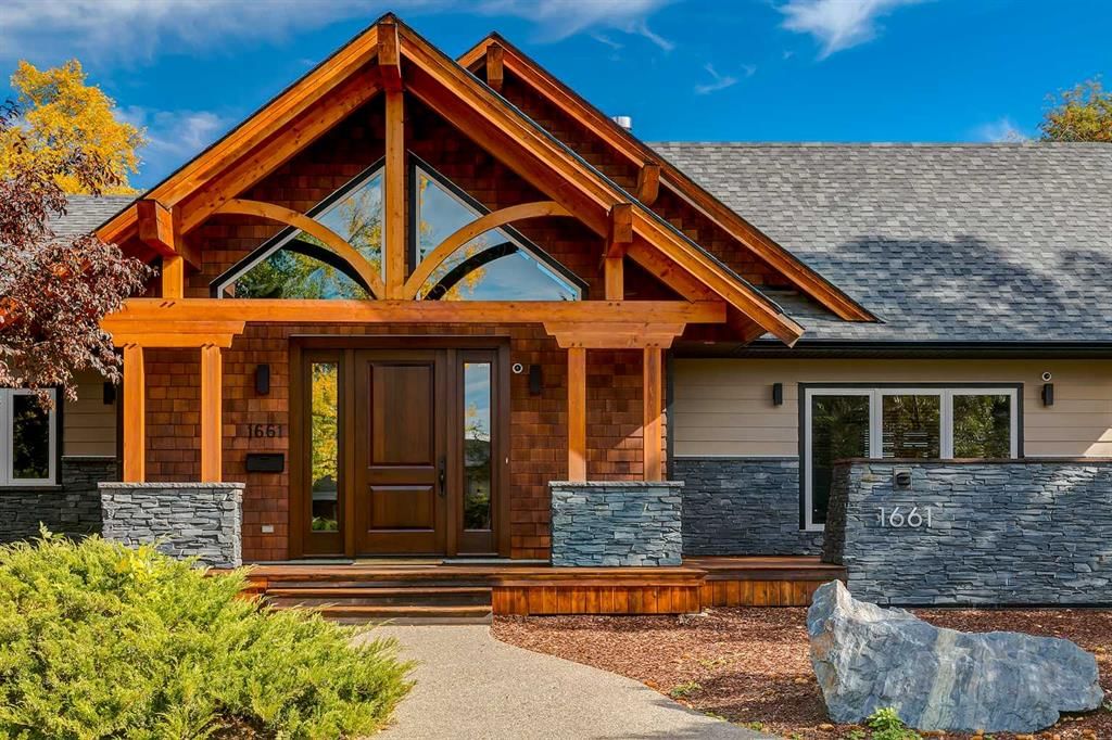 1661 St Andrews Place NW, Calgary — main listing photo