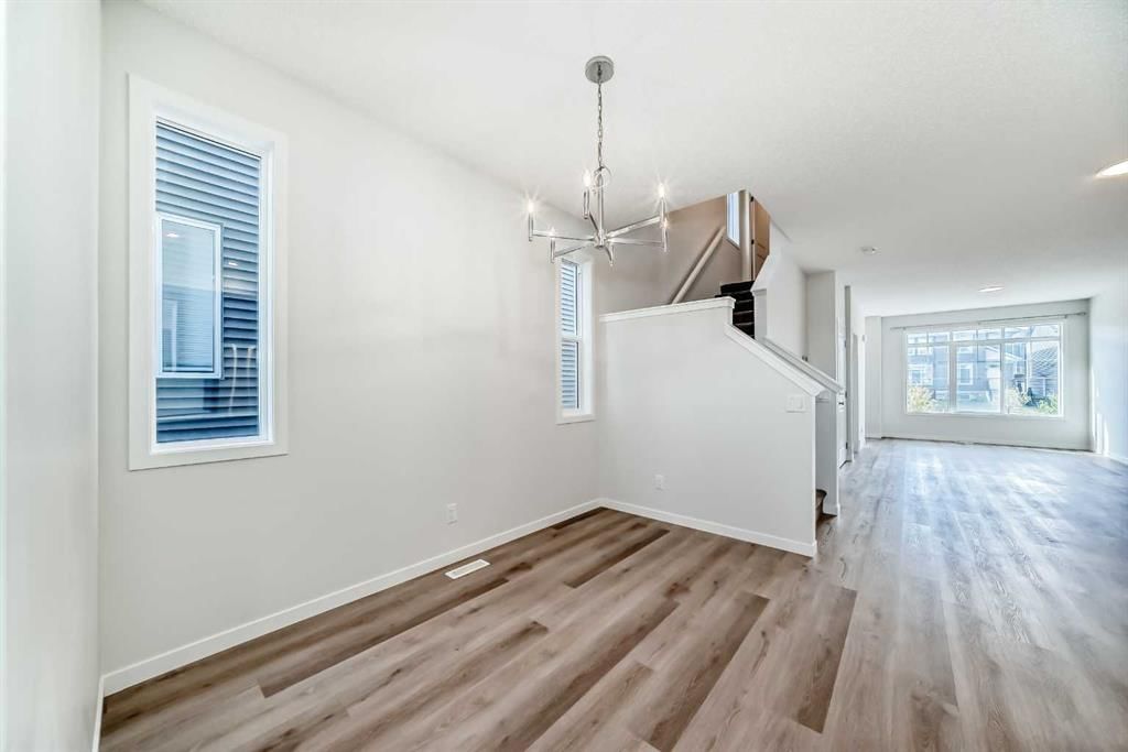 36 Edith Gate NW, Calgary — photo 5 of 44