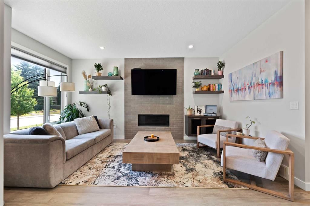 3505 41 Street SW, Calgary — photo 2 of 32