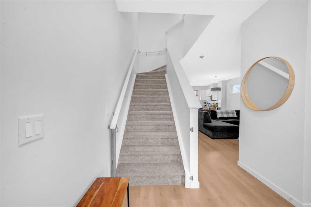 18 Wolf Creek Rise SE, Calgary — photo 4 of 42