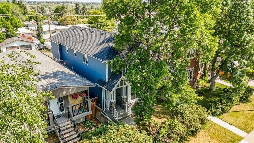 7418 36 Avenue NW, Calgary — main listing photo