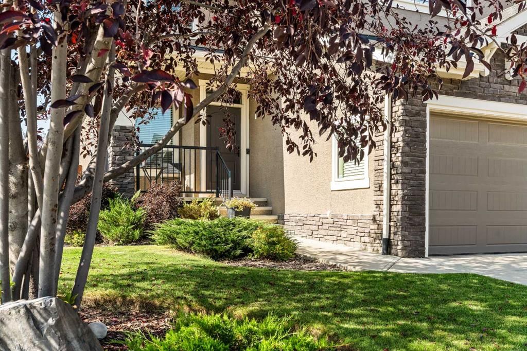 233 Aspen Stone Place SW, Calgary — photo 4 of 38
