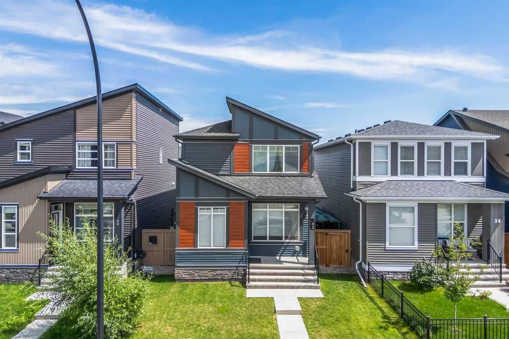 42 Wolf Creek Manor SE, Calgary — photo 2 of 38