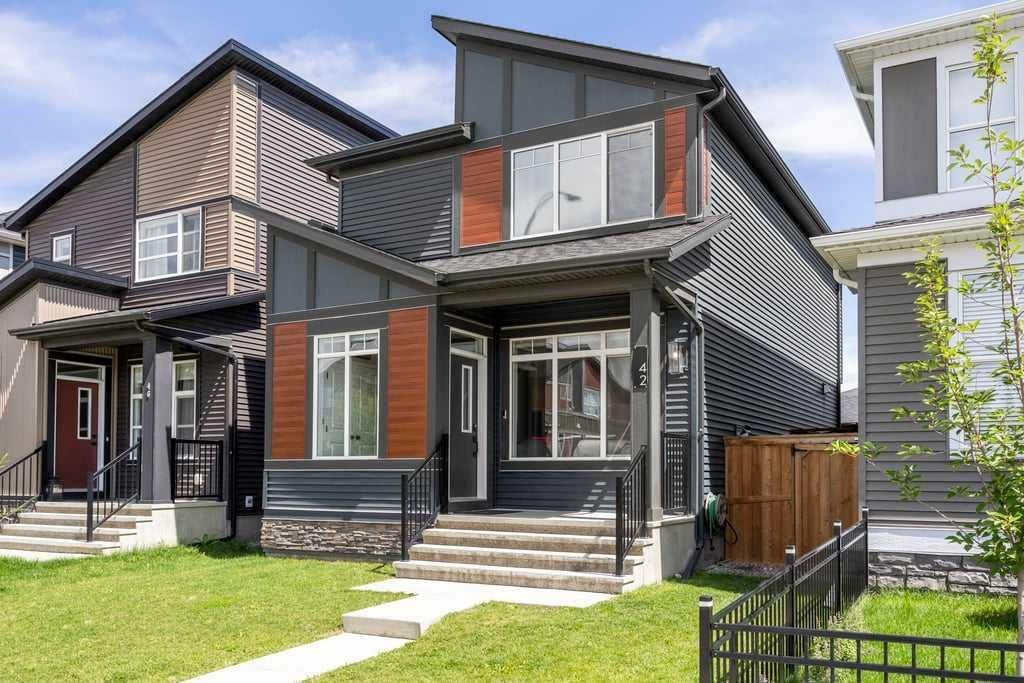 42 Wolf Creek Manor SE, Calgary — photo 3 of 38