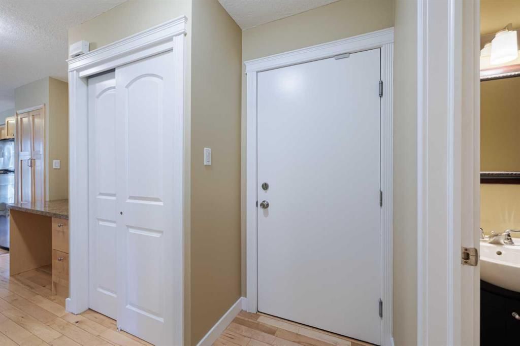 10, 1715 13 Street SW, Calgary — photo 4 of 27