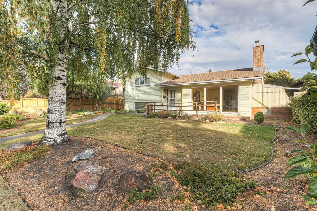 82 Wedgewood Drive SW, Calgary — photo 2 of 42