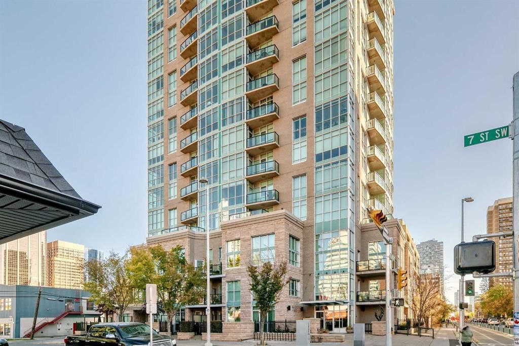 705, 788 12 Avenue SW, Calgary — photo 2 of 35