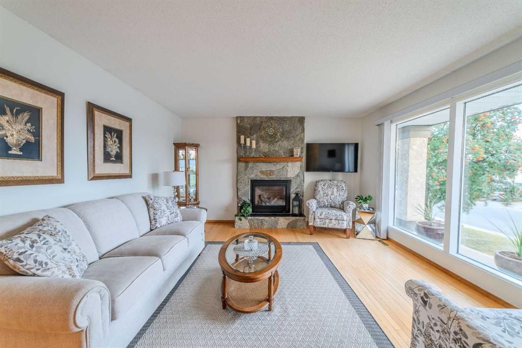 128 Maitland Road NE, Calgary — photo 2 of 50
