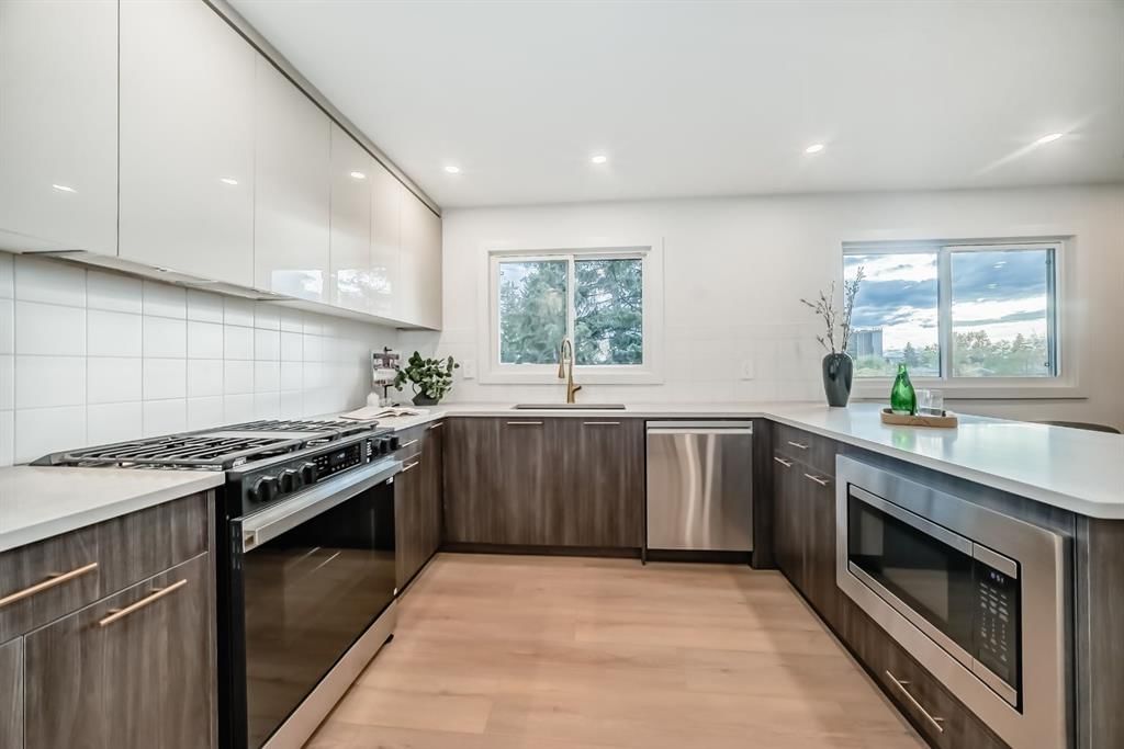26 Dalgetty Place NW, Calgary — photo 3 of 50