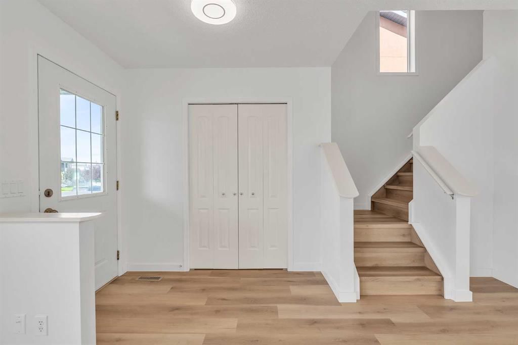 1149 Martindale Boulevard NE, Calgary — photo 3 of 40