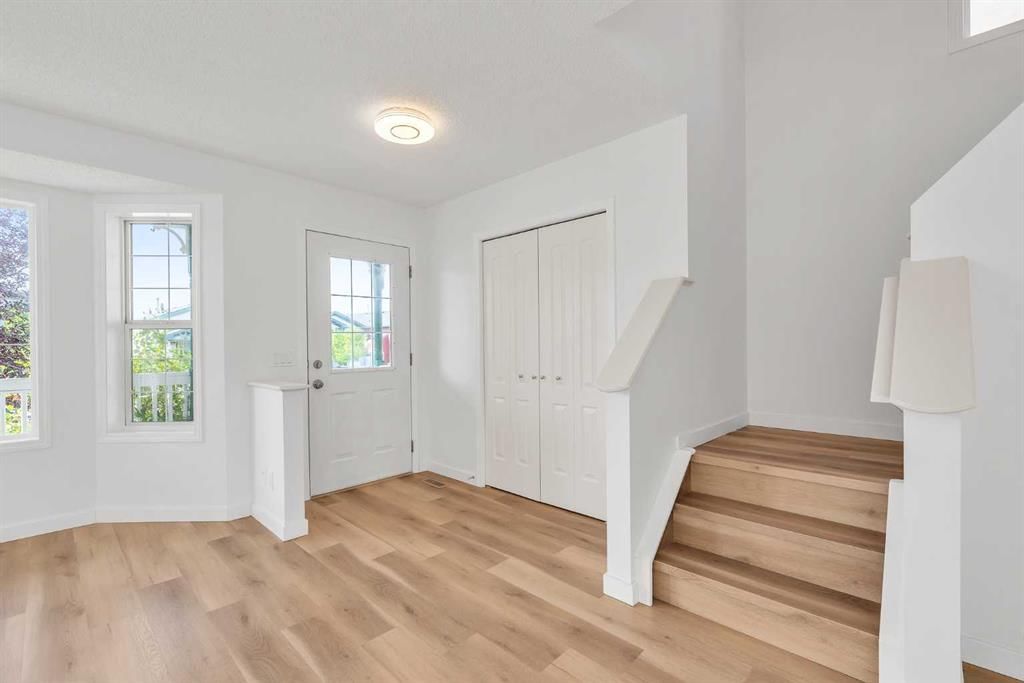 1149 Martindale Boulevard NE, Calgary — photo 4 of 40