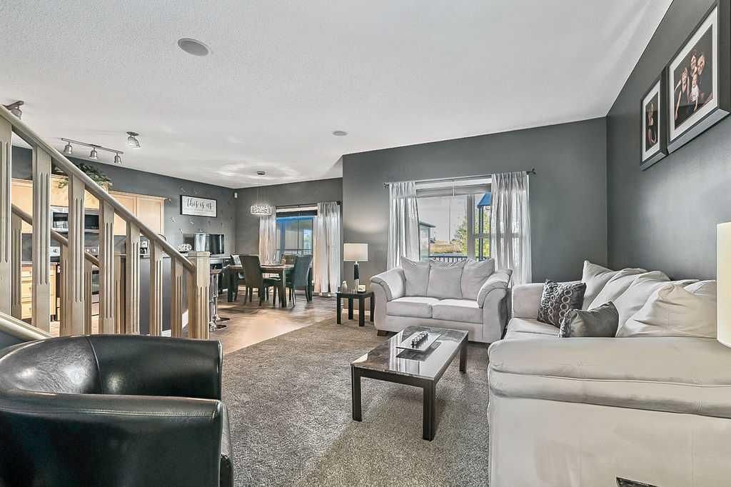 266 Copperfield Mews SE, Calgary — photo 5 of 43