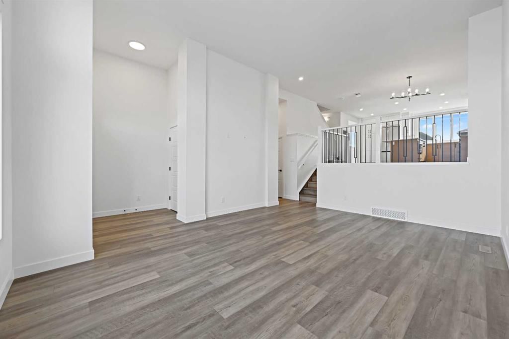 140 Annette Villas NW, Calgary — photo 5 of 15