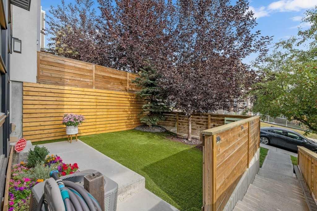 2, 713 5 Street NE, Calgary — photo 3 of 44