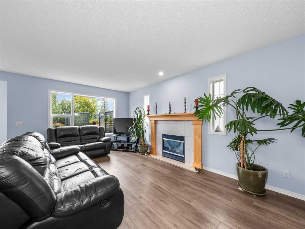 104 Rocky Ridge Heath NW, Calgary — photo 5 of 38