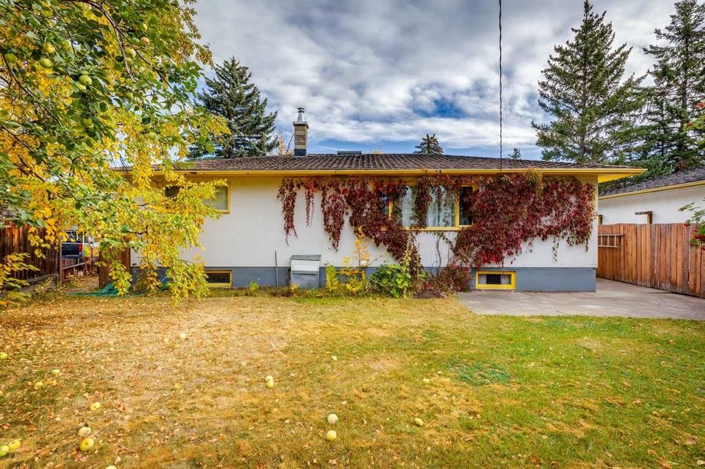 111 Wimbledon Crescent SW, Calgary — photo 5 of 27