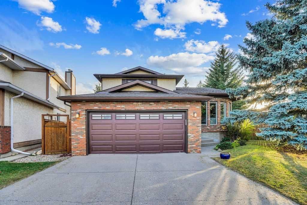 229 Wood Valley Place SW, Calgary — photo 2 of 35
