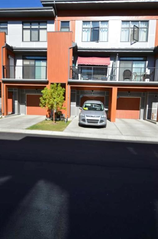 1005, 400 Belmont Street SW, Calgary — photo 3 of 4