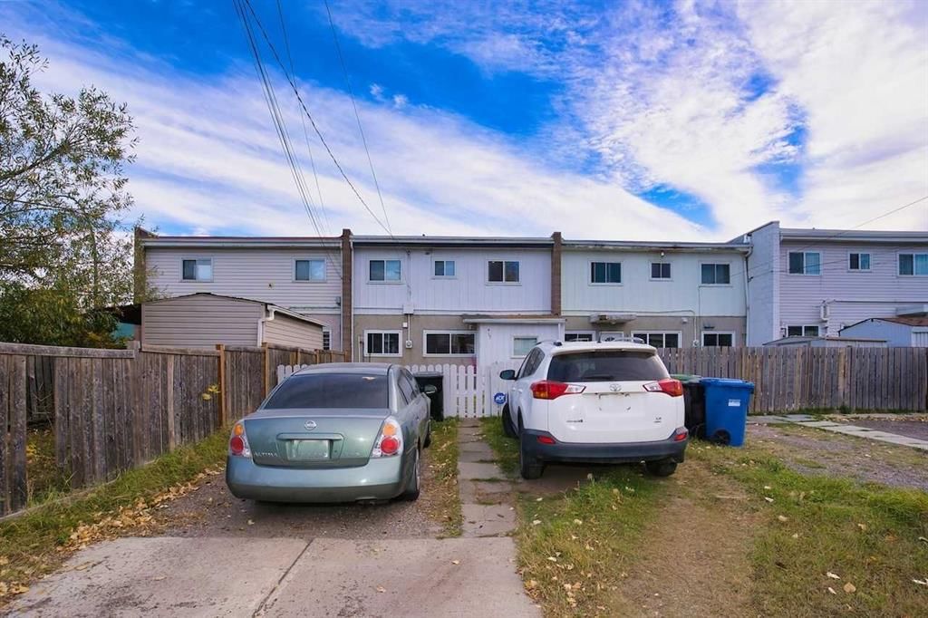 417 Goddard Avenue NE, Calgary — photo 4 of 26