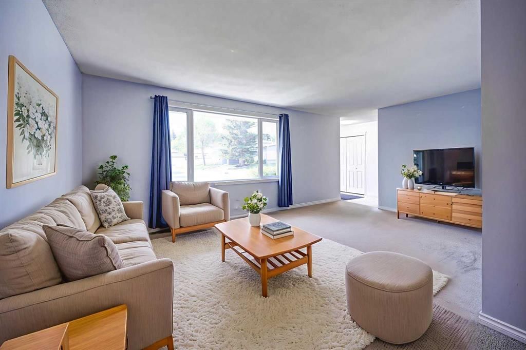 1004 Cantabrian Drive SW, Calgary — photo 2 of 38