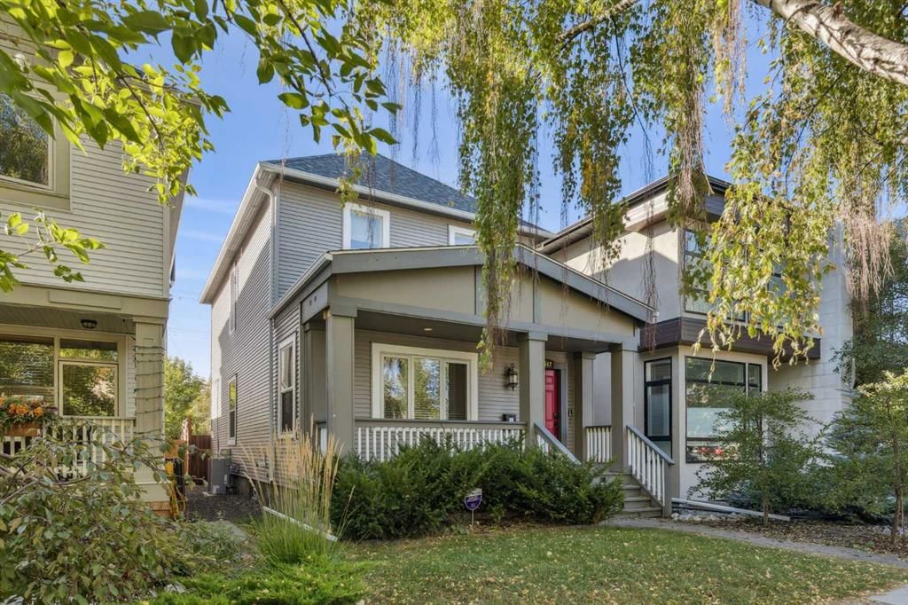 1647 Bowness Road NW, Calgary — photo 3 of 34
