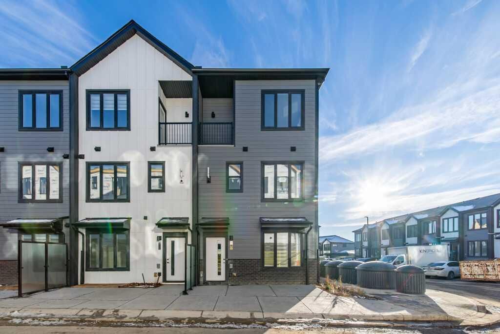 828 Arbour Lake Road NW, Calgary — photo 2 of 23