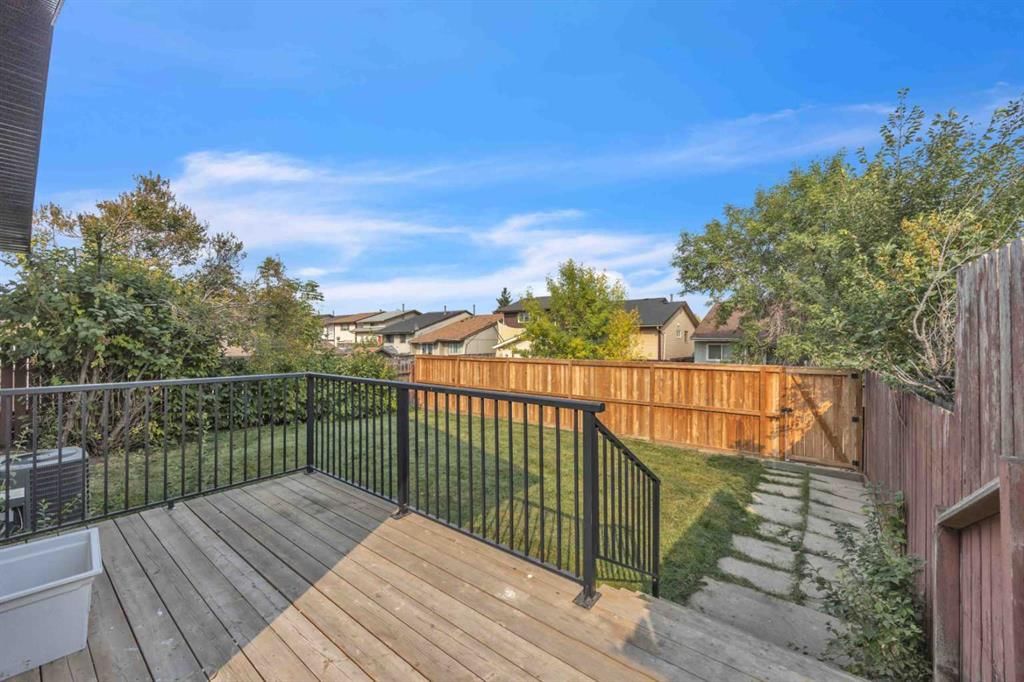 124 Templeridge Close NE, Calgary — photo 4 of 47