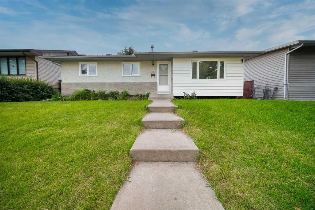 3307 Boulton Road NW, Calgary — photo 2 of 50