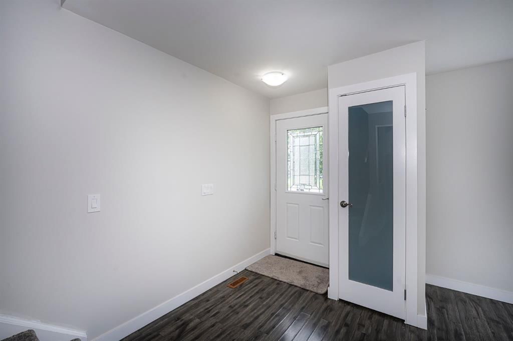 343 Falshire Way NE, Calgary — photo 5 of 25