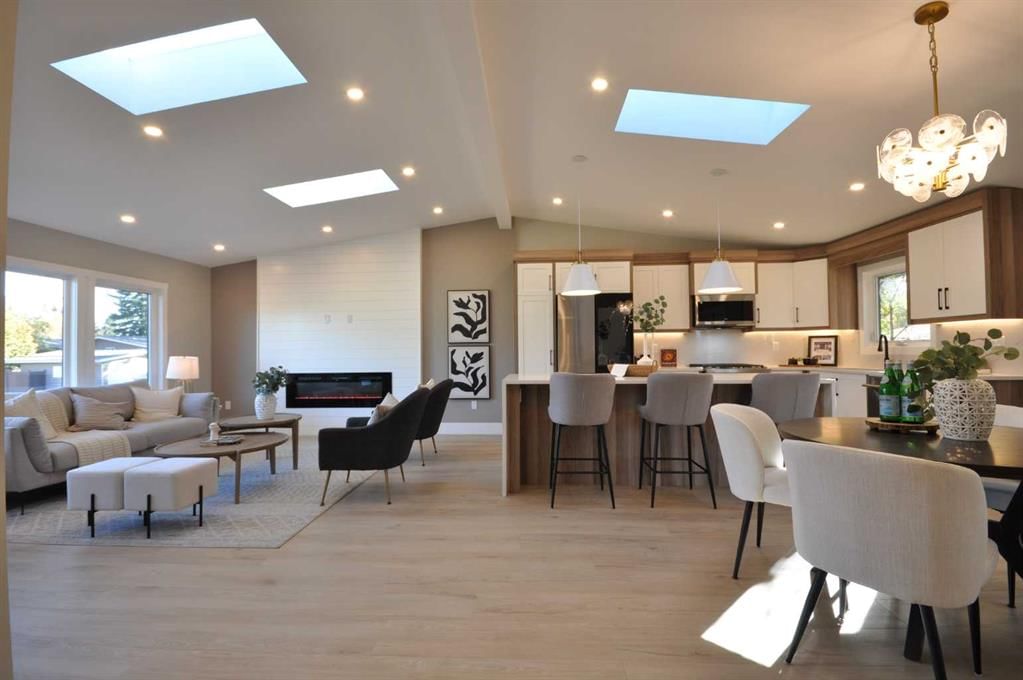 1 Cherovan Drive SW, Calgary — photo 2 of 44