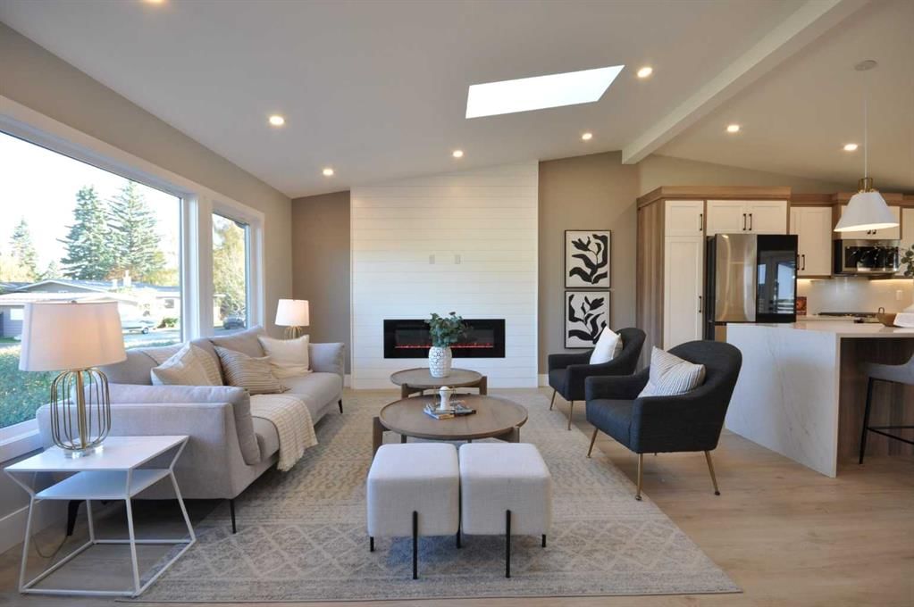 1 Cherovan Drive SW, Calgary — photo 4 of 44
